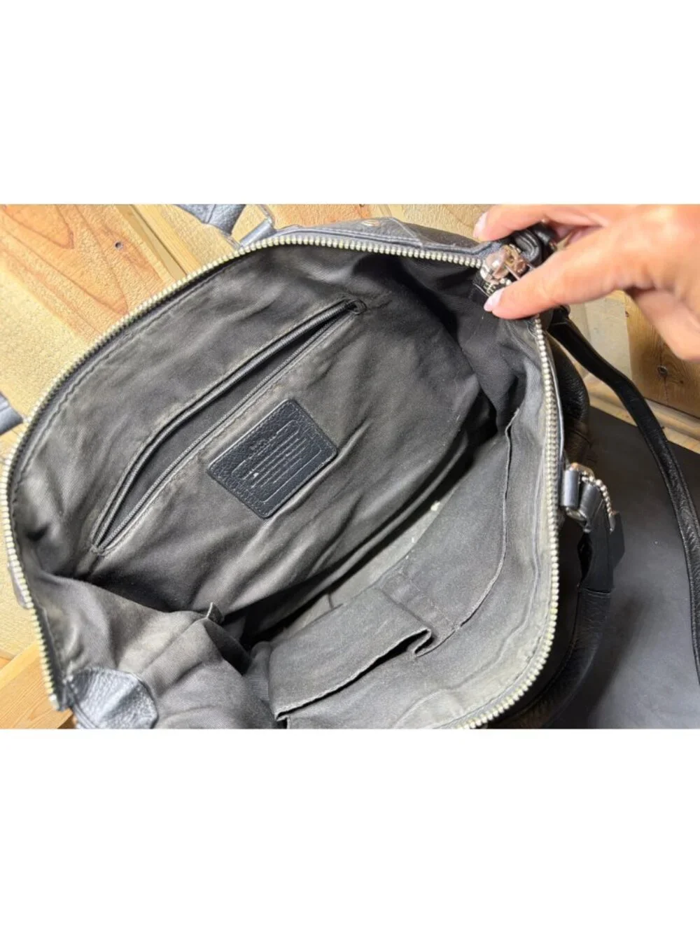 Authentic Coach Black Pebbled Leather Zip Satchel Crossbody Purse Women's Good